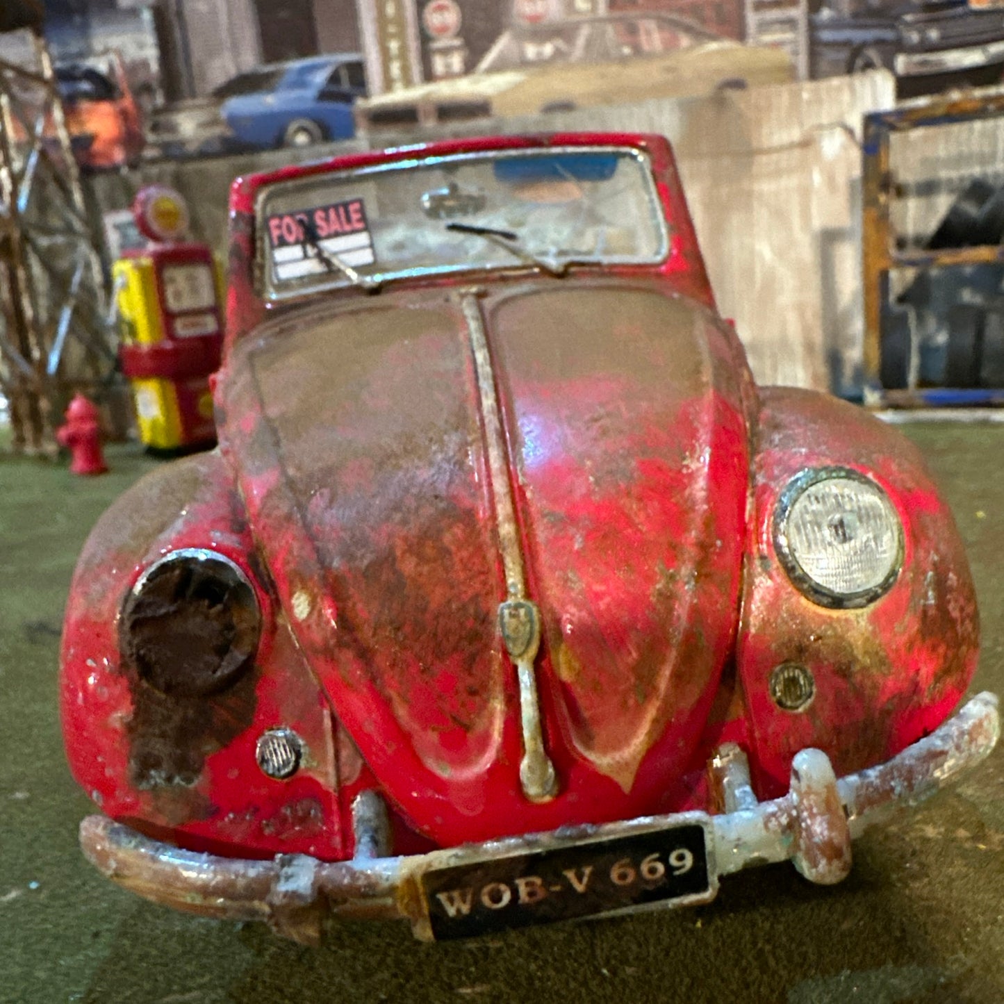 1951 VW Beetle red convertible - Barn Find Cars - 1:18 DIECAST